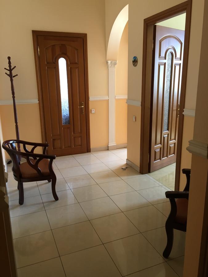 Beautiful Apartment In The Center Of Vinița Exterior foto