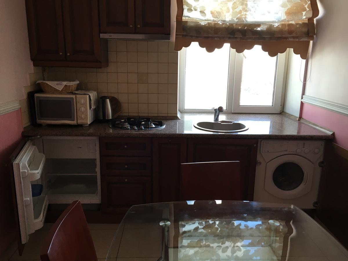 Beautiful Apartment In The Center Of Vinița Exterior foto